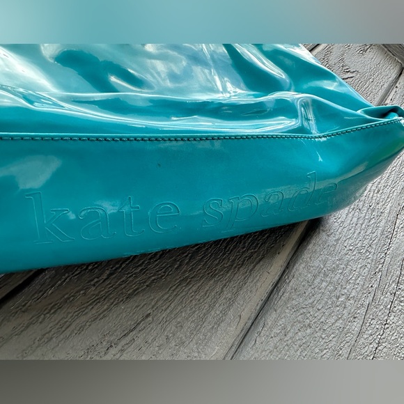 Kate Spade patent leather tote. - Picture 10 of 12